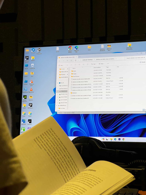 2C6B7054 1772 47A5 8143 77B96A3635AD